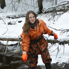 Adventureinwellies: Mud session in orange rainwear