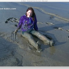 bootedbabes: Messy Miah - Protected from the mud !!