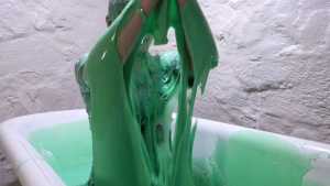 green-gunge-bath_2_8.jpg
