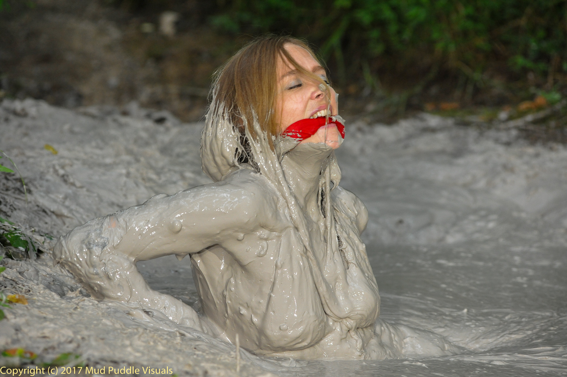 Slideshow mud bondage 