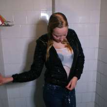 eileenvogel: Eileen warming up under the shower