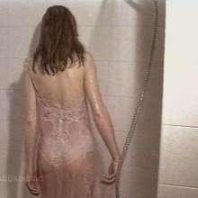 katew: Sandra showers in her nightdress
