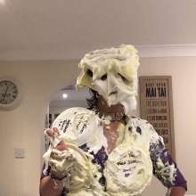 SmokySharon: Personalised pie message on plate